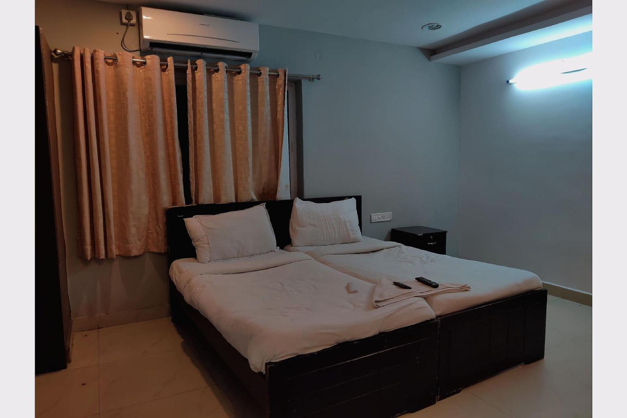แคปิตัล โอ 44354 จูบิลี บัญชร สวีท Hotel ไฮเดอราบัด ภายนอก รูปภาพ