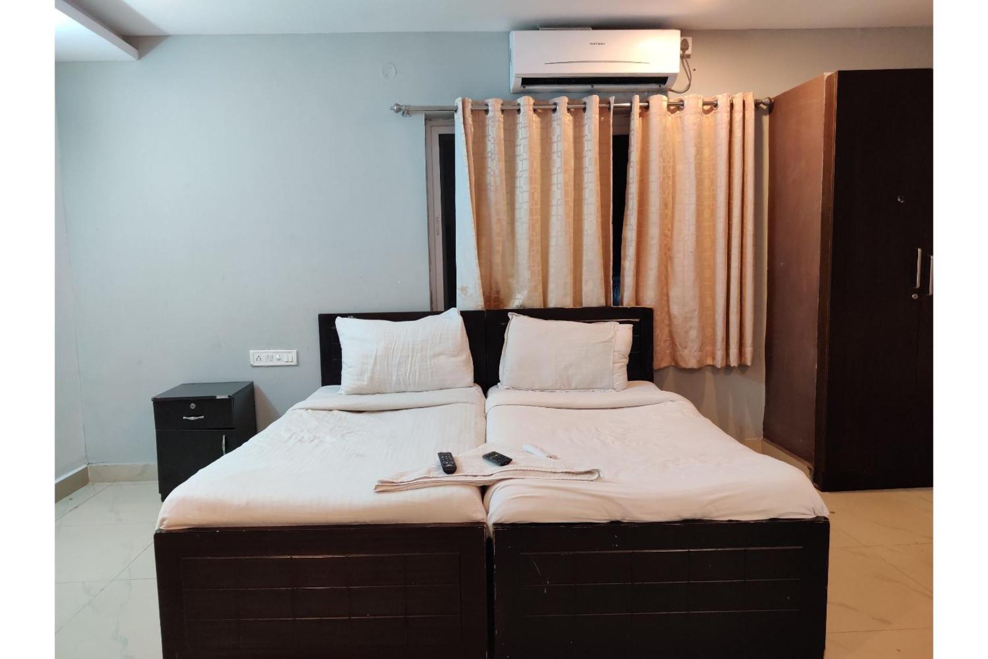 แคปิตัล โอ 44354 จูบิลี บัญชร สวีท Hotel ไฮเดอราบัด ภายนอก รูปภาพ