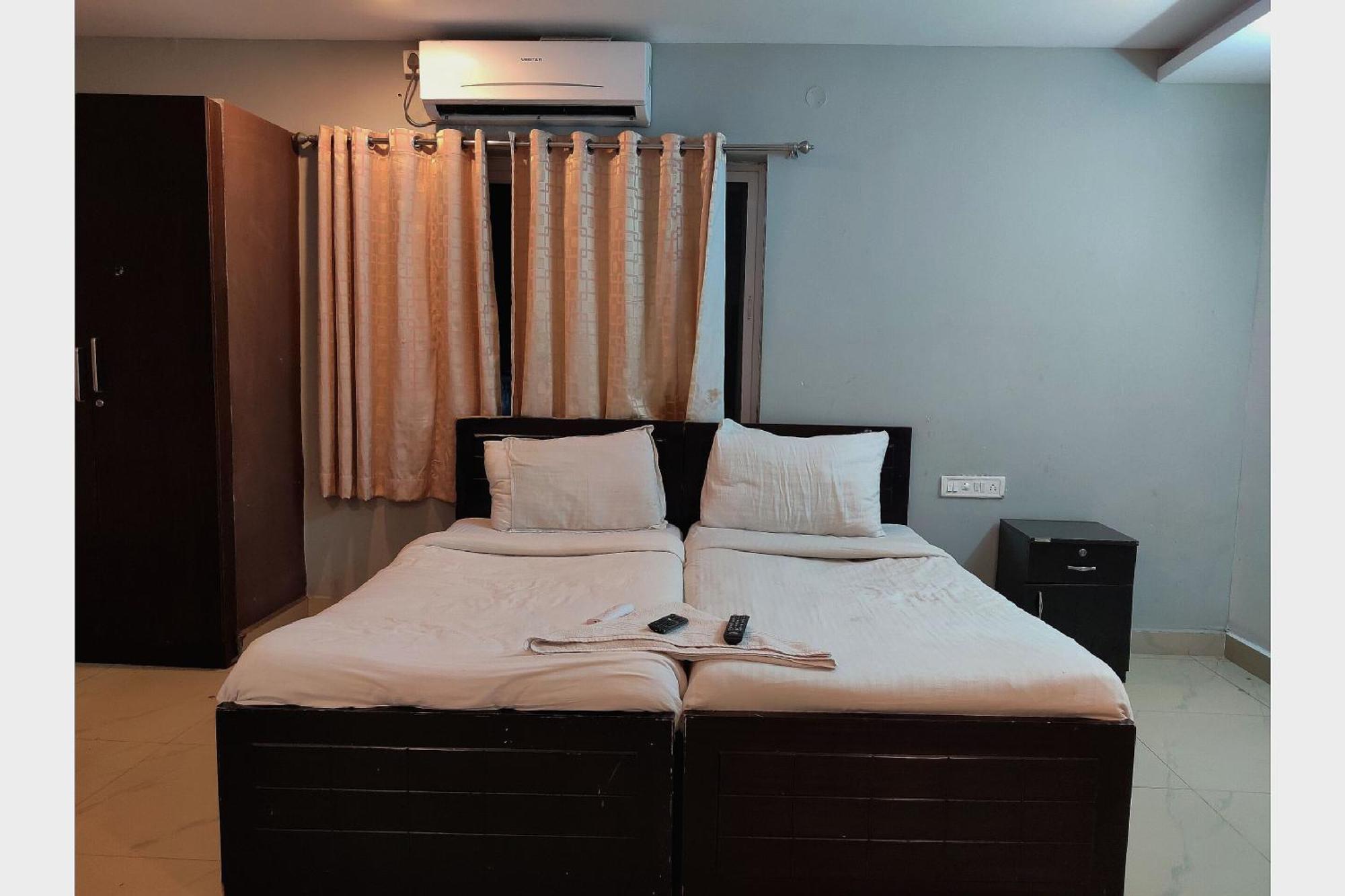 แคปิตัล โอ 44354 จูบิลี บัญชร สวีท Hotel ไฮเดอราบัด ภายนอก รูปภาพ