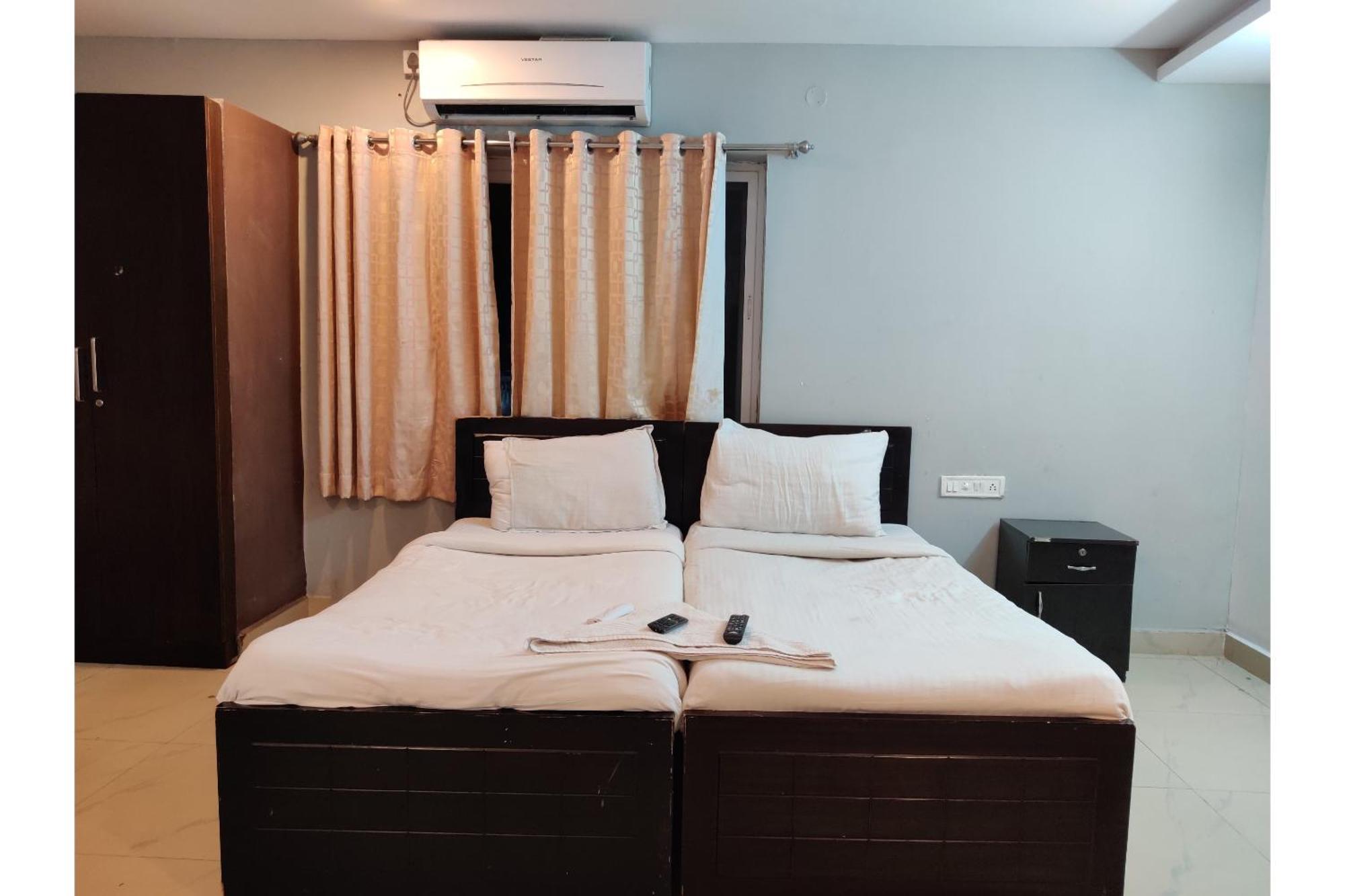 แคปิตัล โอ 44354 จูบิลี บัญชร สวีท Hotel ไฮเดอราบัด ภายนอก รูปภาพ